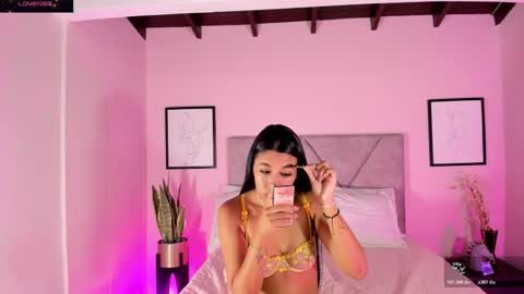 Emily online show from November 2025 10:27:01 AM