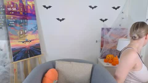 Emi online show from November 2025 01:08:01 AM