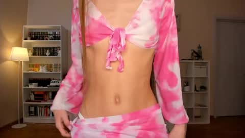 Alina online show from April 2026 12:21:02 PM