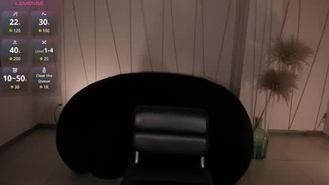 Emily online show from November 2025 01:26:02 AM