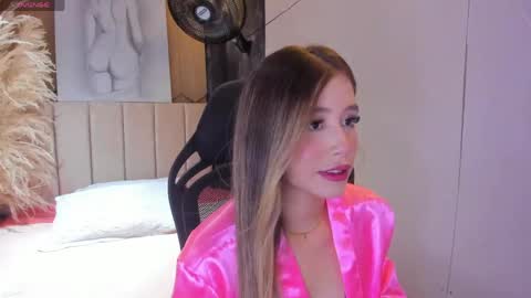 Snapshot of emilyjohnsoon_ chatting on April 2026 08:32:02 PM EmilyJhonson online show from April 2026 08:32:02 PM