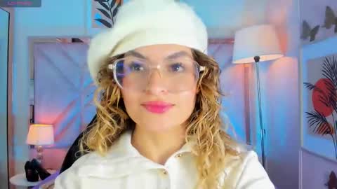 Emilyjonnes  online show from March 2026 07:52:01 PM