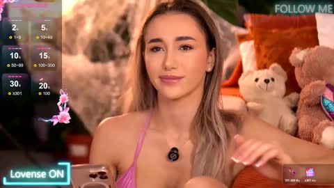 Emily online show from October 2025 01:50:01 AM