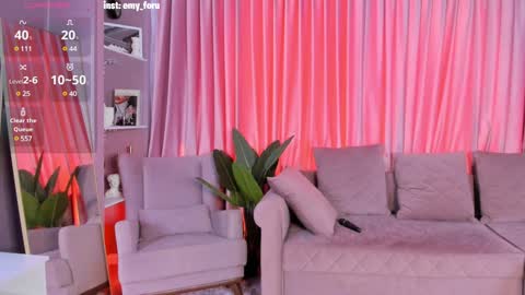 Hey i am  Emily     am -  pm online show from December 2024 11:02:01 AM