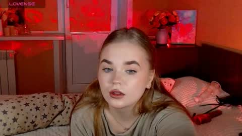 Emily  Emi online show from November 2025 12:47:01 PM