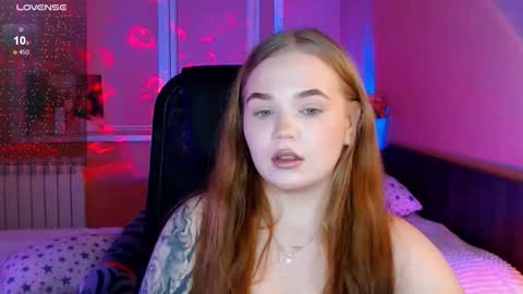 Emily  Emi online show from December 2025 04:57:02 PM