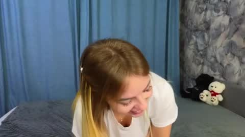Snapshot of emilyrobbie chatting on January 2025 05:00:02 PM Emily Robbie online show from January 2025 05:00:02 PM
