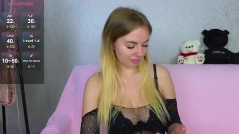 Snapshot of emilyrobbie chatting on January 2025 06:37:02 PM Emily Robbie online show from January 2025 06:37:02 PM