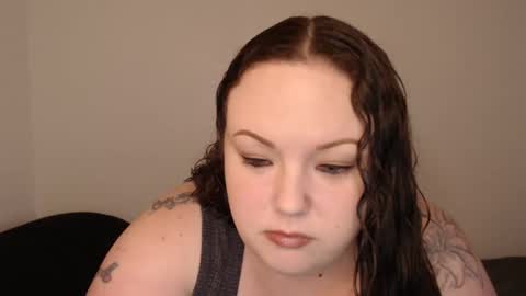 Snapshot of emilysgotissues chatting on December 2024 05:46:01 PM Emily Bankz online show from December 2024 05:46:01 PM