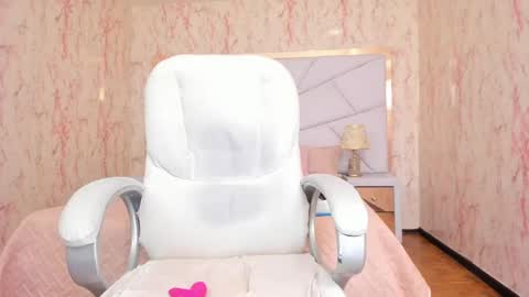 Emily  2200 - 600GMT-5 online show from April 2026 04:54:02 PM