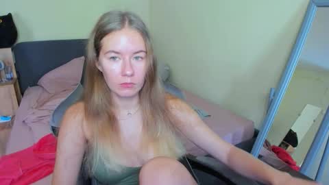 Emily online show from September 2025 09:19:02 AM