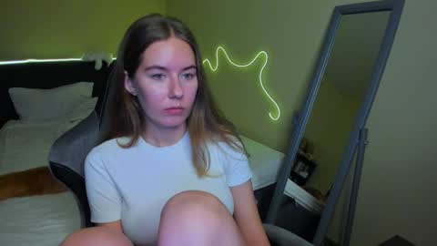 Emily online show from November 2025 04:44:01 PM