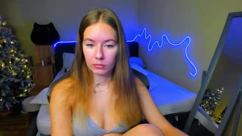 Emily online show from December 2025 08:52:01 AM