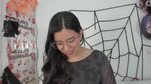 emilyy_cooperr online show from October 2025 12:05:01 PM