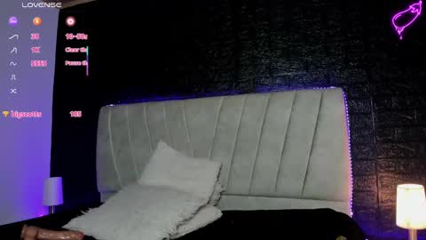 Snapshot of emilyy_sexy01 chatting on March 2025 05:57:02 AM emilyy_sexy01 online show from March 2025 05:57:02 AM