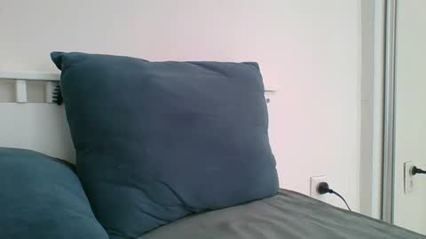 emma_991 online show from April 2026 07:25:02 AM