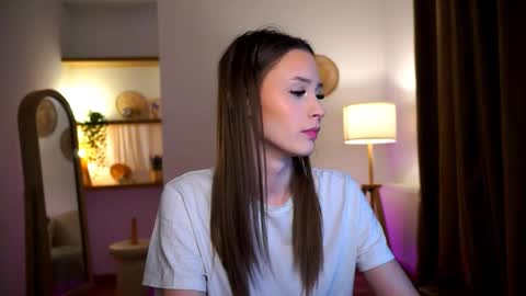 Snapshot of emma__cutiee chatting on December 2024 03:25:02 AM Your Emma online show from December 2024 03:25:02 AM