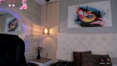 Emma online show from September 2025 01:00:01 PM