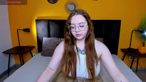 Snapshot of emma_adorablle chatting on February 2025 01:23:02 AM emma_adorablle online show from February 2025 01:23:02 AM