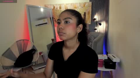 Snapshot of emma_alice_ chatting on January 2025 11:29:02 AM Alice online show from January 2025 11:29:02 AM