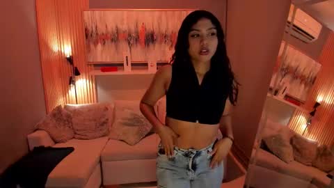 Snapshot of emma_alice_ chatting on September 2025 12:08:02 PM Alice online show from September 2025 12:08:02 PM