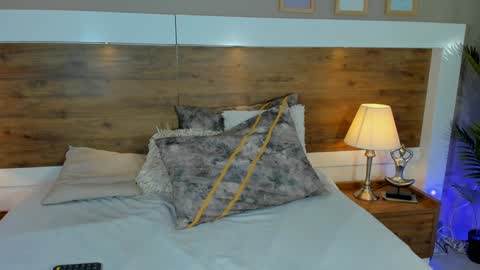 Emma  online show from January 2025 12:58:01 PM