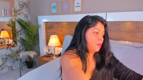 Emma  online show from December 2025 11:26:02 AM