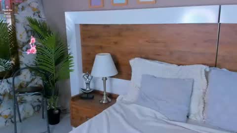 Snapshot of emma_bakker_ chatting on July 2026 10:30:01 AM Emma online show from July 2026 10:30:01 AM