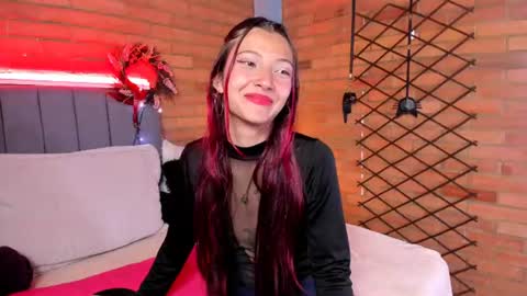 Snapshot of emma_belley chatting on July 2026 07:01:02 PM Hey Im EmmaHelp me reach 100 likes online show from July 2026 07:01:02 PM