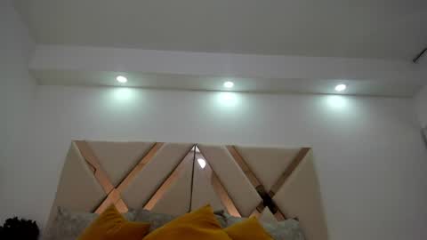Emma Castillo online show from August 2026 09:13:01 PM