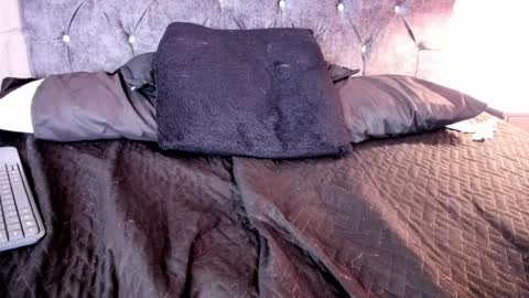 emma_dl2 online show from December 2024 08:27:02 PM