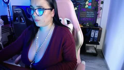 Snapshot of emma_evans07 chatting on December 2024 07:00:02 PM emmy online show from December 2024 07:00:02 PM