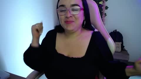 Snapshot of emma_evans07 chatting on March 2025 01:50:02 PM emmy online show from March 2025 01:50:02 PM