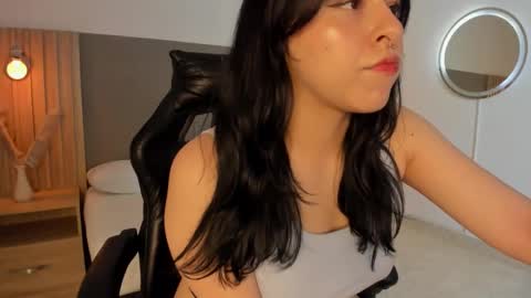 E M M A online show from March 2026 09:53:02 PM