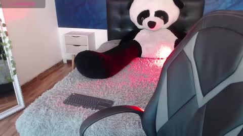 Snapshot of emma_ford1 chatting on January 2025 05:07:02 PM Emma  online show from January 2025 05:07:02 PM