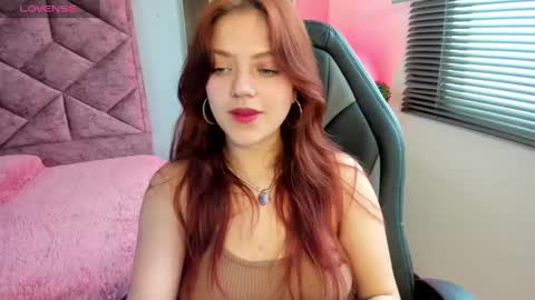 Snapshot of emma_ford1 chatting on January 2025 04:59:01 PM Emma  online show from January 2025 04:59:01 PM