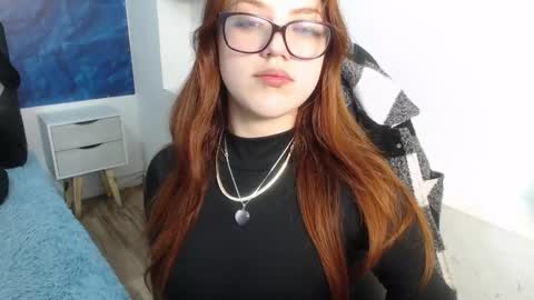 Snapshot of emma_ford1 chatting on February 2025 05:05:02 AM Emma  online show from February 2025 05:05:02 AM