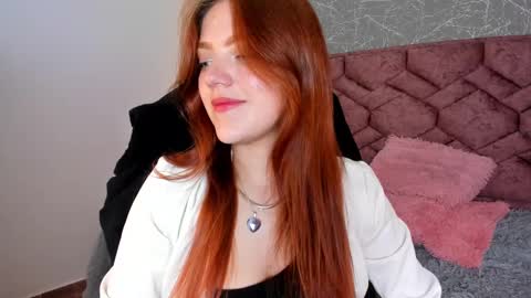 Snapshot of emma_ford1 chatting on February 2025 09:09:01 PM Emma  online show from February 2025 09:09:01 PM