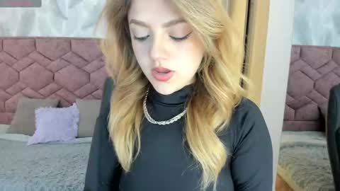 Snapshot of emma_ford1 chatting on October 2025 05:59:01 AM Emma  online show from October 2025 05:59:01 AM