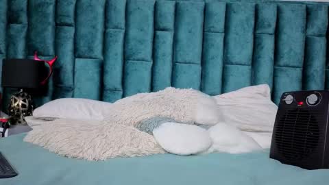 Emma online show from February 2026 08:27:01 PM