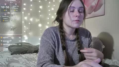 emma_just online show from December 2025 09:19:02 PM