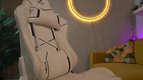    online show from April 2026 05:52:01 AM