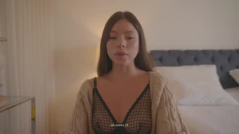 emma_lu1 online show from November 2025 05:02:01 PM