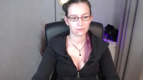 emma online show from October 2025 05:46:01 AM