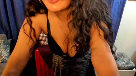 Snapshot of emma_luxy chatting on February 2025 08:43:01 AM emma luxy online show from February 2025 08:43:01 AM