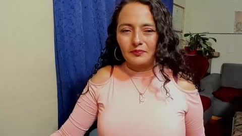 Snapshot of emma_luxy chatting on September 2025 12:16:01 AM emma luxy online show from September 2025 12:16:01 AM