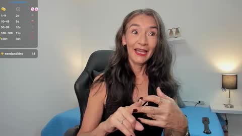 Emma  online show from November 2025 12:16:02 PM