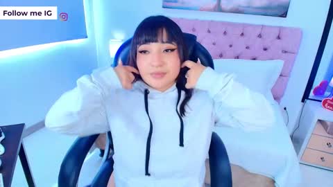 Emma Monserratt online show from March 2026 08:14:01 PM