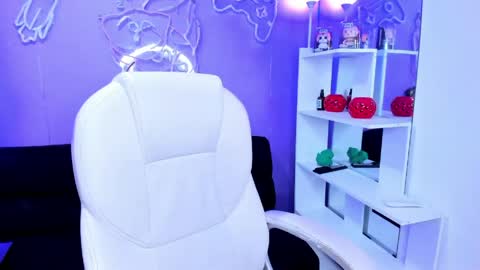 Emma Monserratt online show from April 2026 11:13:02 AM