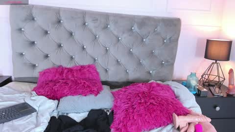 Emma online show from January 2025 05:37:01 PM